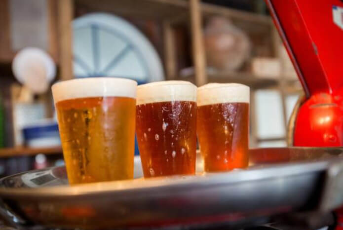Fim do horário de verão põe água no chope dos bares no happy hour