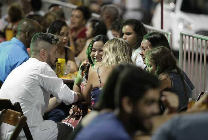 Conheça os segredos para ter um bar de sucesso